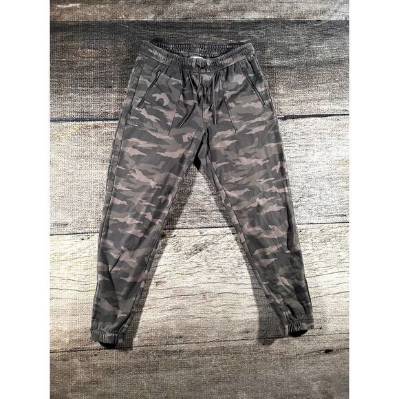 Athleta Farallon Camo Jogger Pant Size 6 Camouflage Elastic Waist Pockets 452893 - Picture 1 of 8